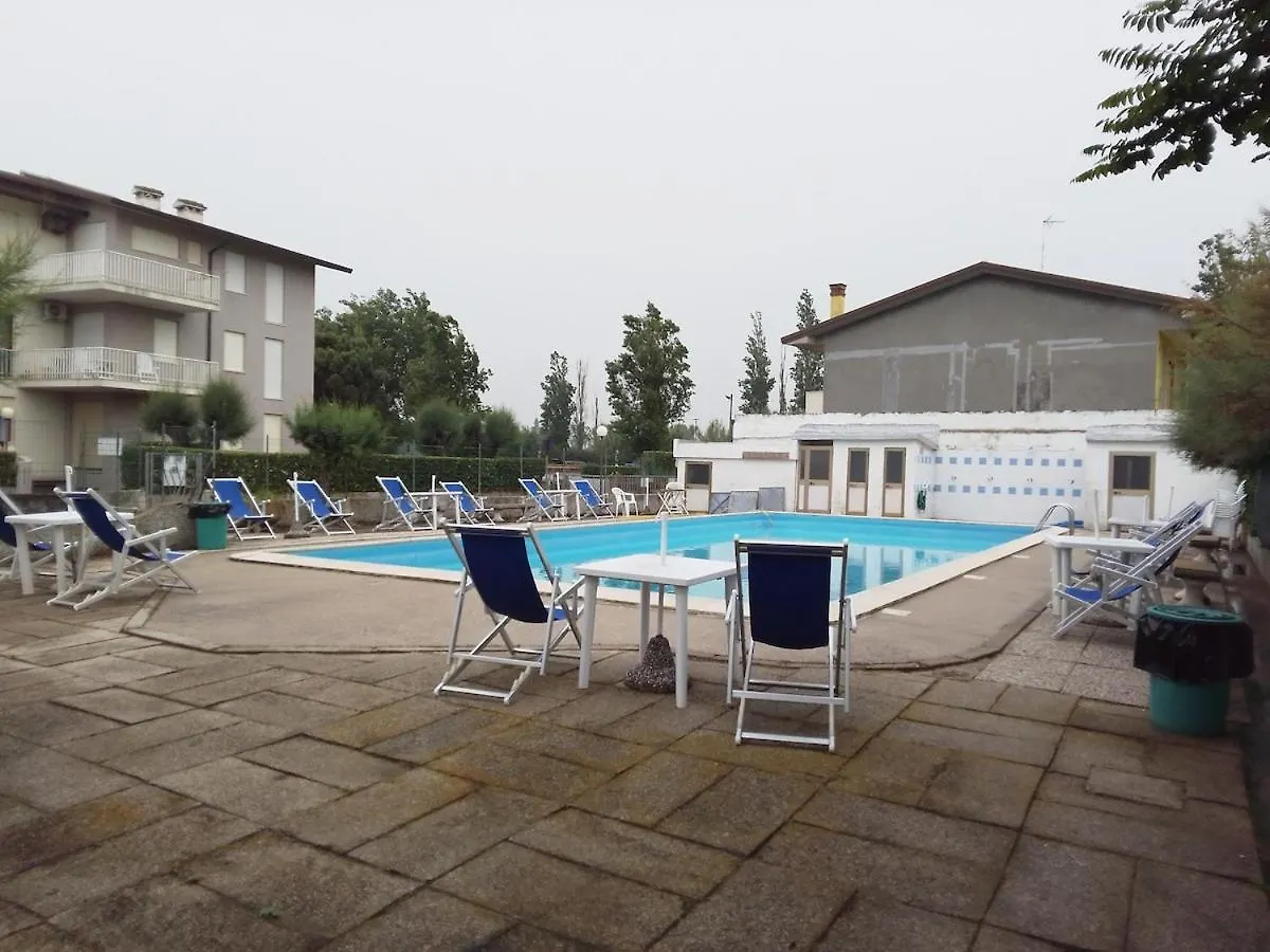 Beachfront Studio Free Parking-Pool 50M From Sea Chioggia Italia
