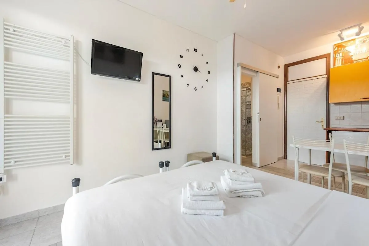 Beachfront Studio Free Parking-Pool 50M From Sea Chioggia
