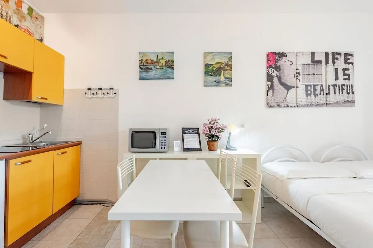 Beachfront Studio Free Parking-Pool 50M From Sea Chioggia Appartamento